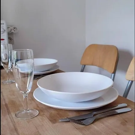 Appartement Lumineux Avec Terrasse A 200 M De La Dinard